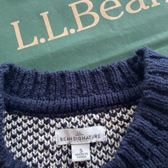 LL Bean Signature Fair Isle Sweater - Picture 3 of 12
